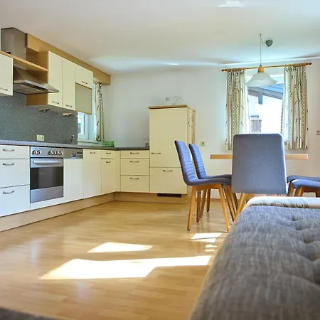 Haus Versettla Apartman *